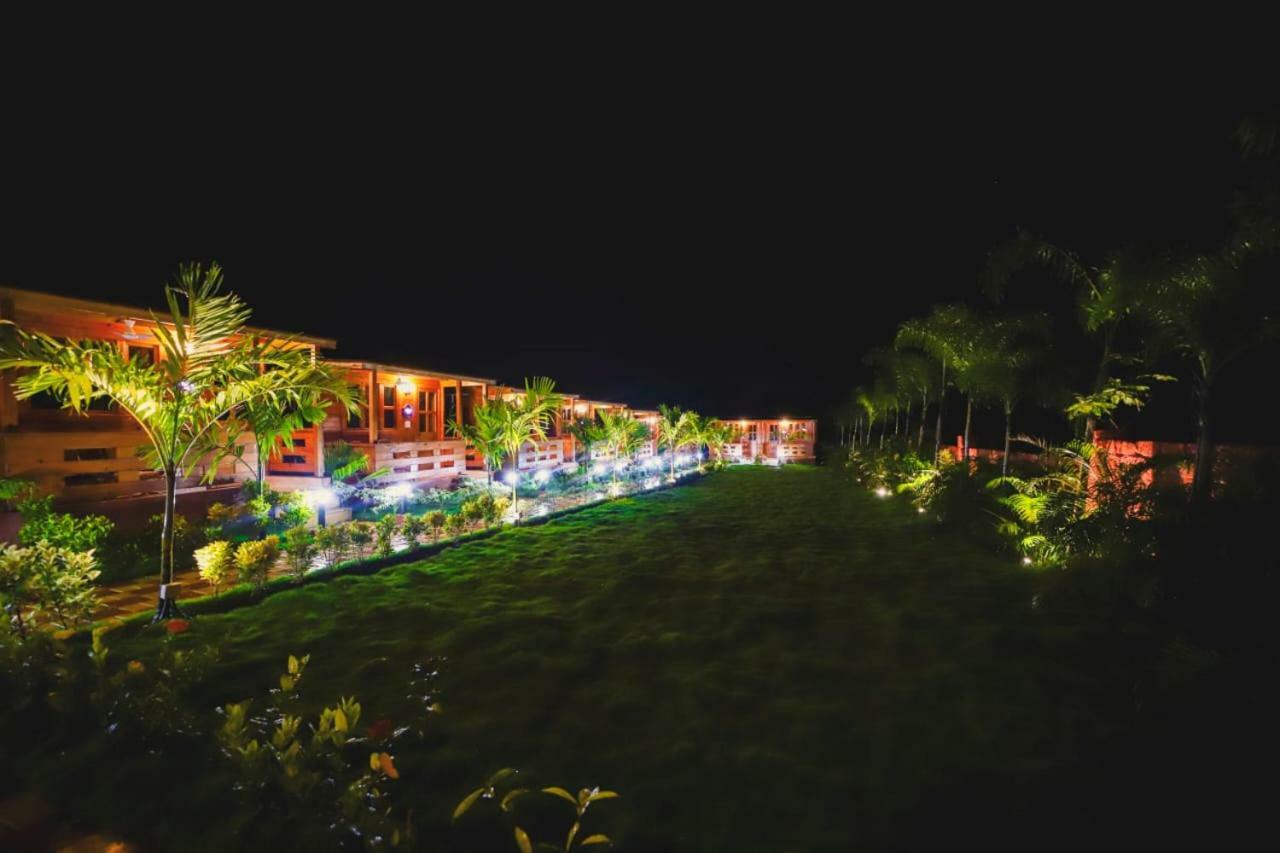 Grand Vatika Resort Арамболь Экстерьер фото